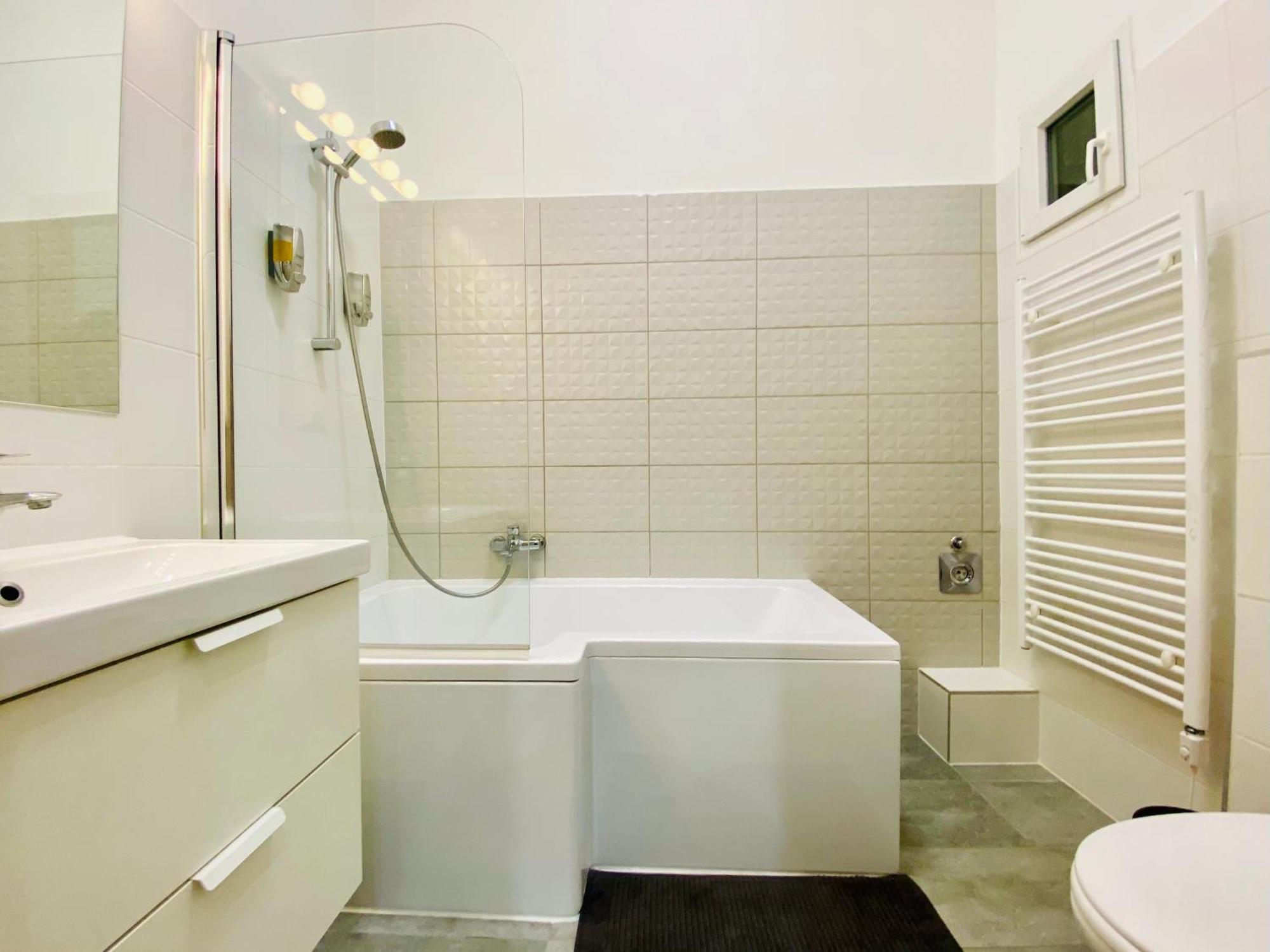 Chic Luxury In - Tropical Apartment Budapest