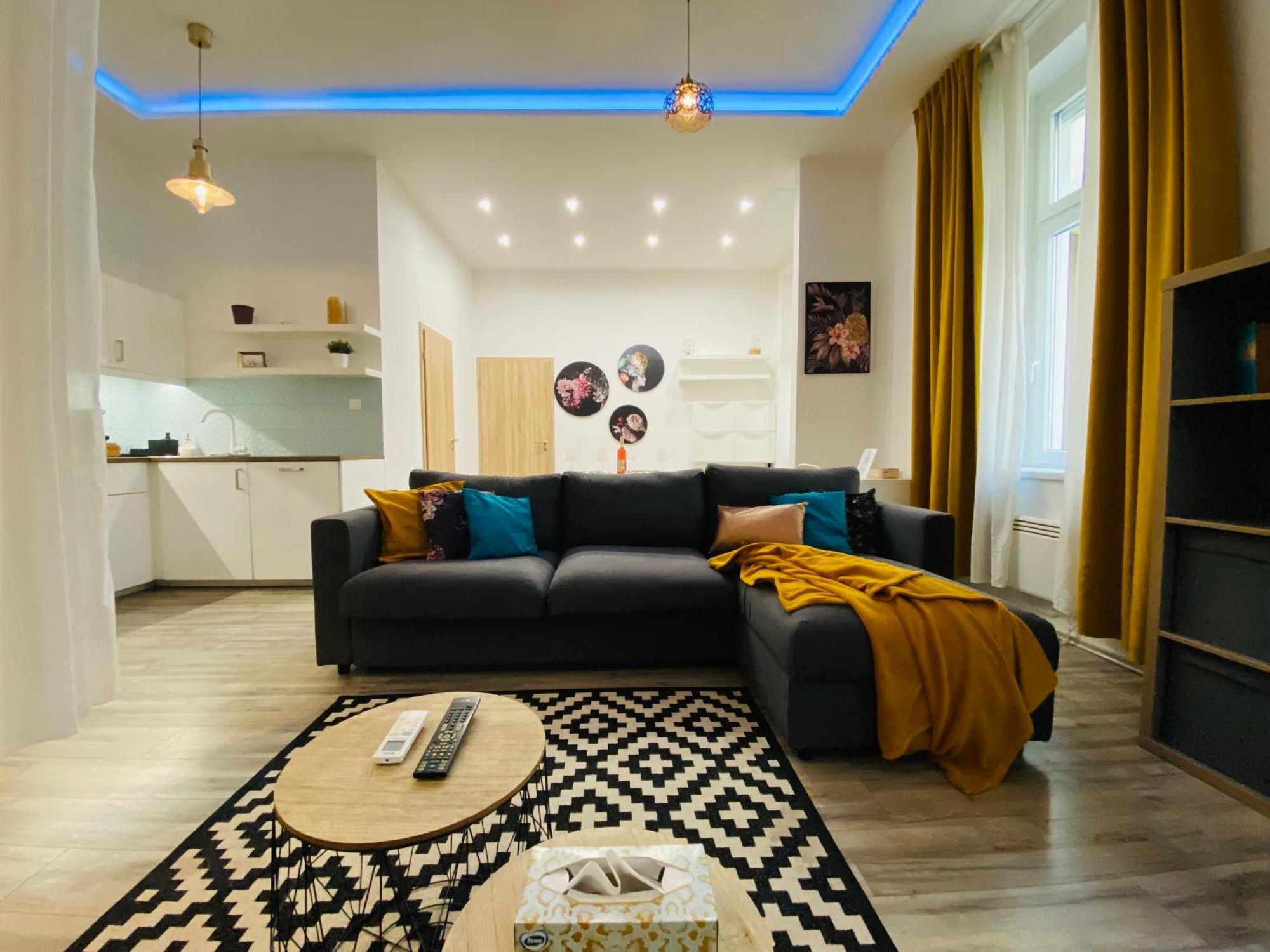 Chic Luxury In - Tropical Apartment *
