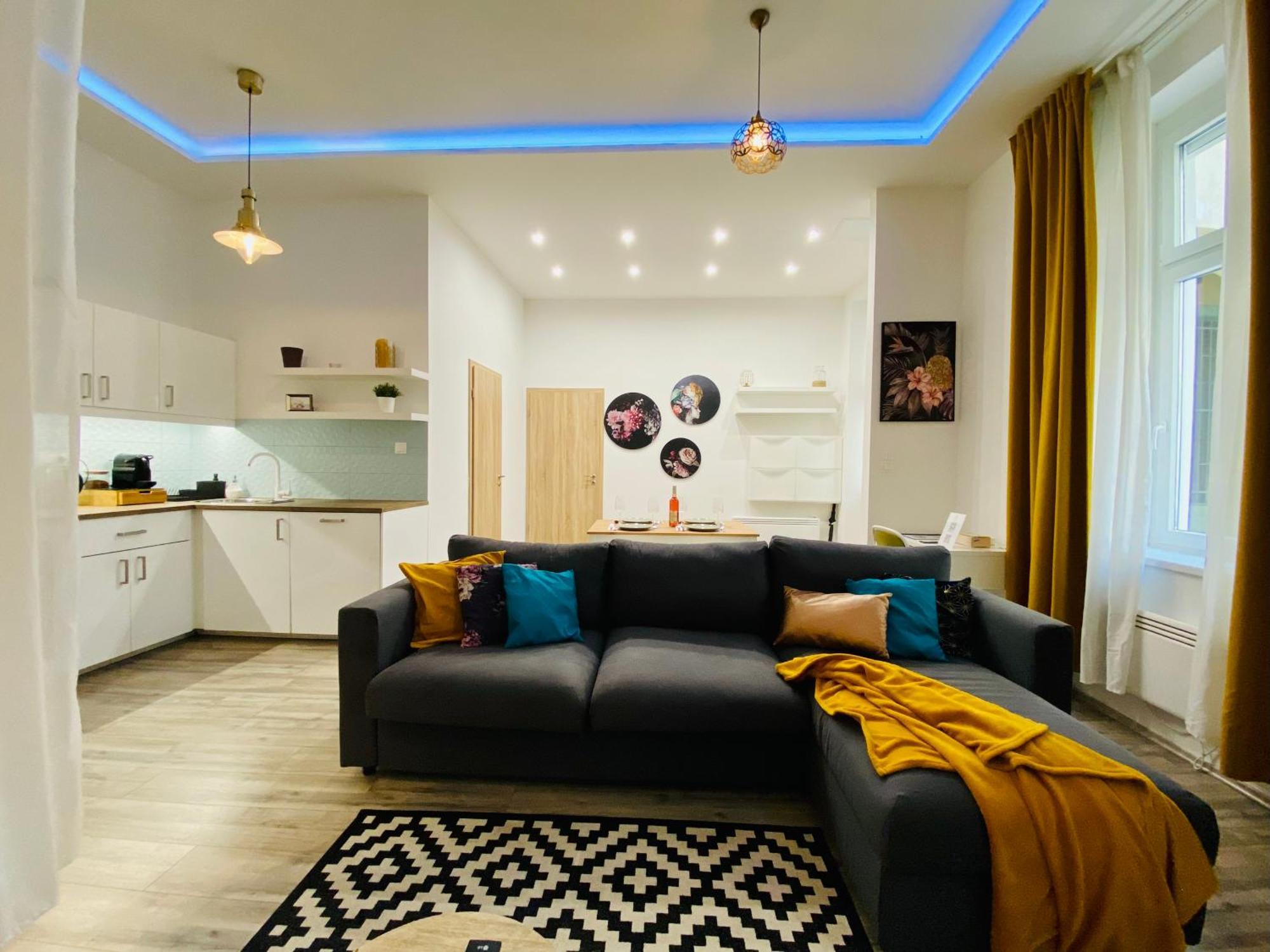 Chic Luxury In - Tropical Budapest